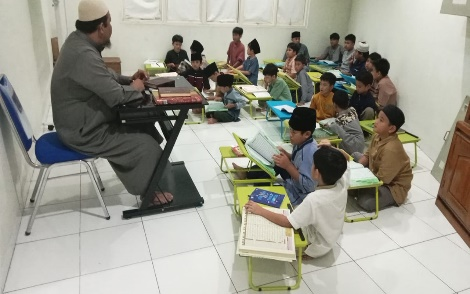 Pentingnya Menuntut Ilmu Agama