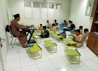 Kajian Senin Sore